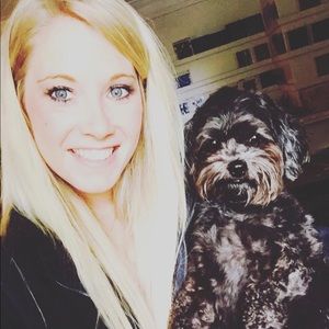 Meet your Posher, Devyn